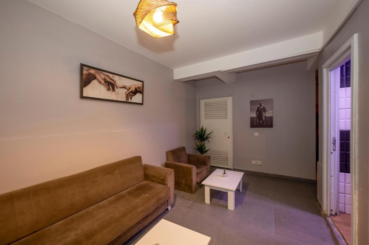 Taksim Square Hostel อิสตันบูล ภายนอก รูปภาพ
