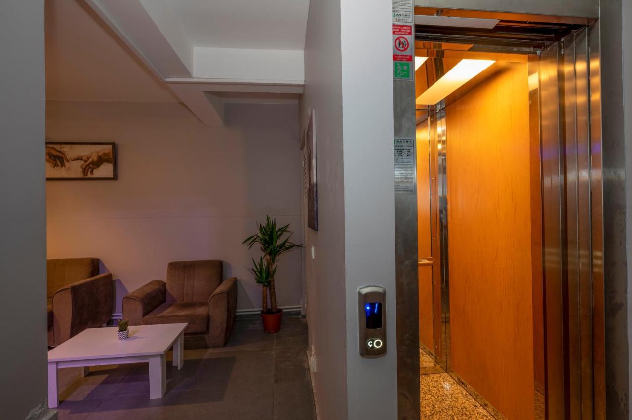 Taksim Square Hostel อิสตันบูล ภายนอก รูปภาพ