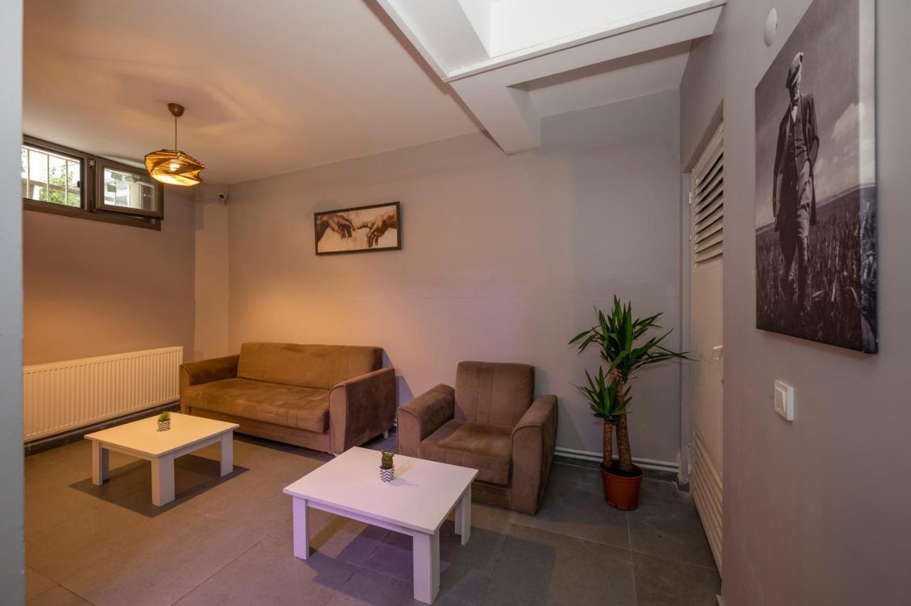 Taksim Square Hostel อิสตันบูล ภายนอก รูปภาพ